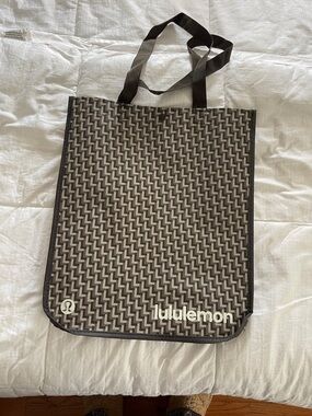 lululemon athletica Black and Gray Geometric Messenger Tote